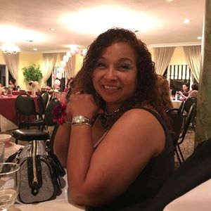 Meet your Posher, Angela